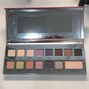 Brand new IT Cosmetics Naturally Pretty Romantics